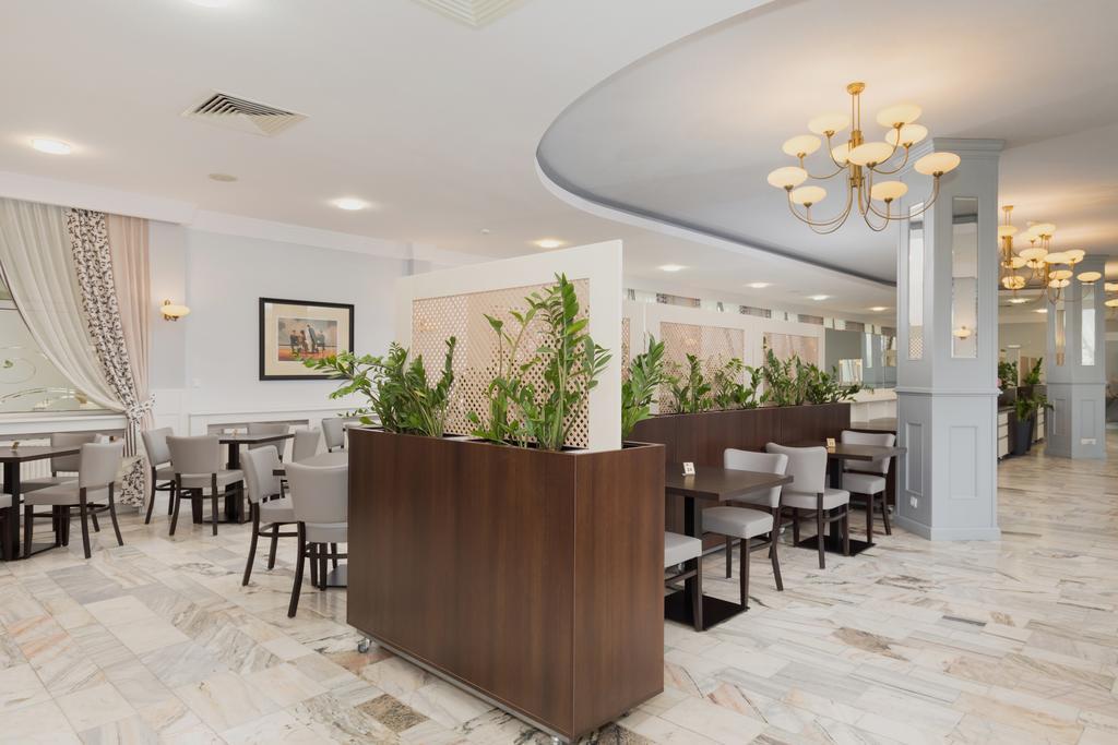 Jantar Medical Spa Дзивновек Екстериор снимка