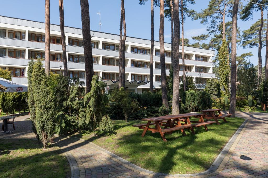 Jantar Medical Spa Дзивновек Екстериор снимка