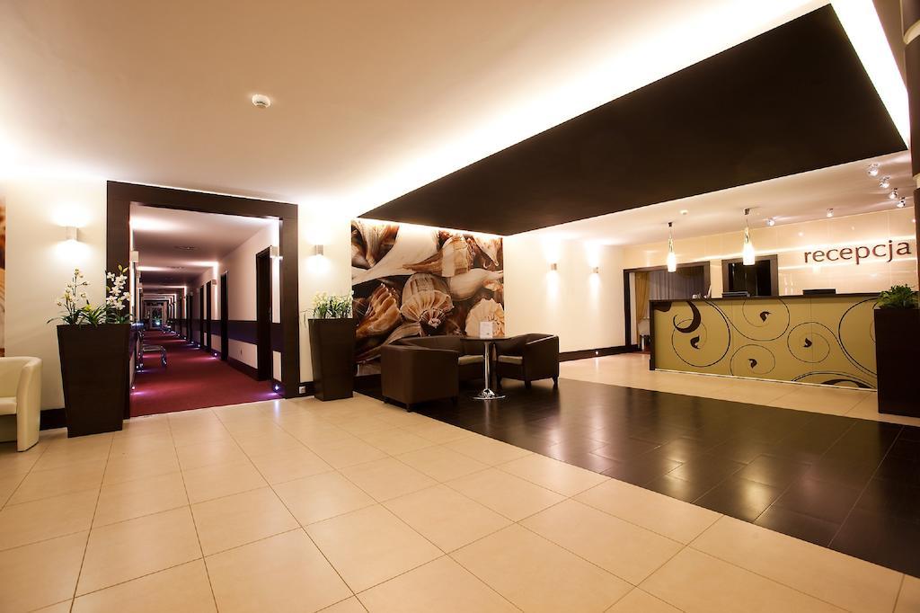 Jantar Medical Spa Дзивновек Екстериор снимка